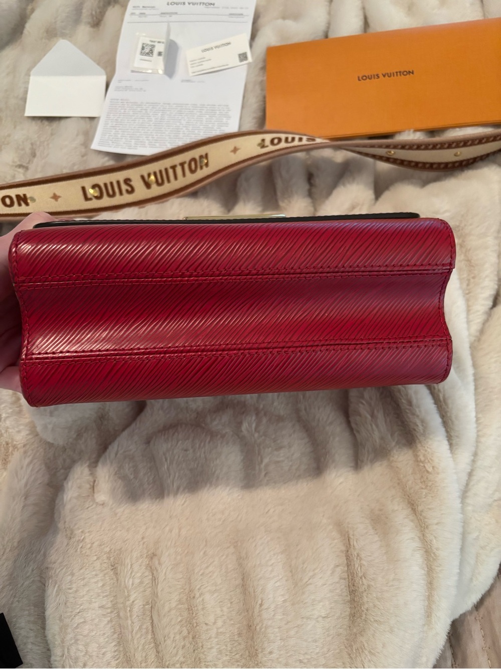 Louis Vuitton Red Epi Leather Twist Crossbody MM - Picture 7 of 14